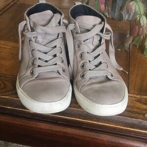 Kennet Cole high top sneakers , camel color , good condition
